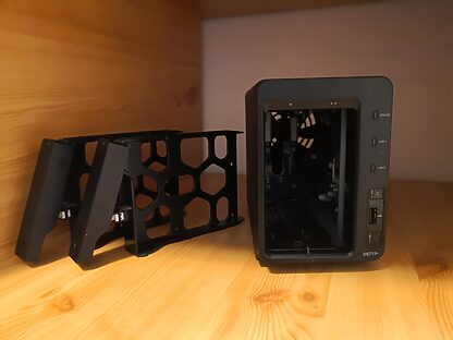 Synology DS713+ (4GB RAM) 2 lemezes NAS - használt - Image 4