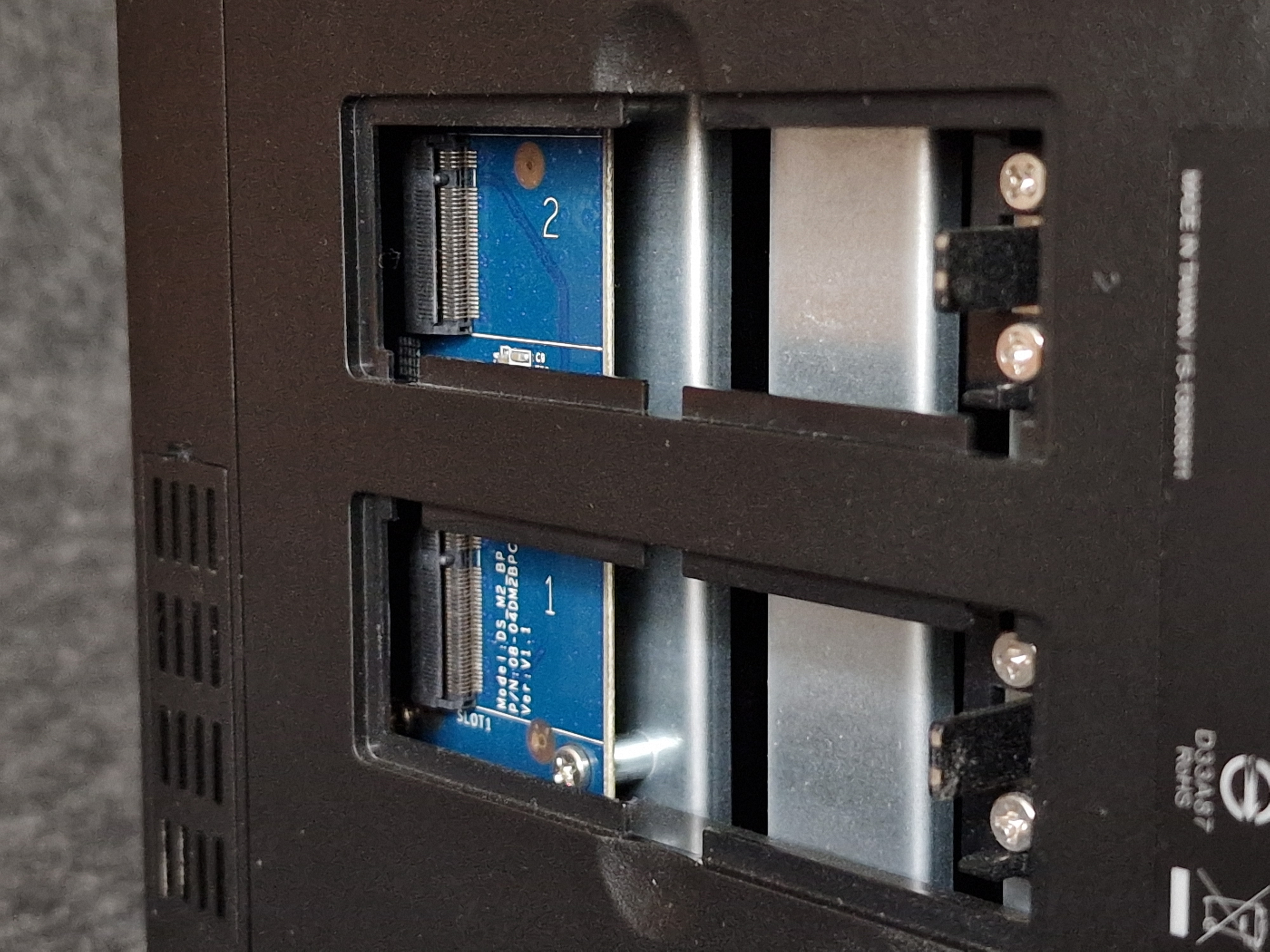 Synology DS920+ 4 lemezes NAS - használt - Image 6