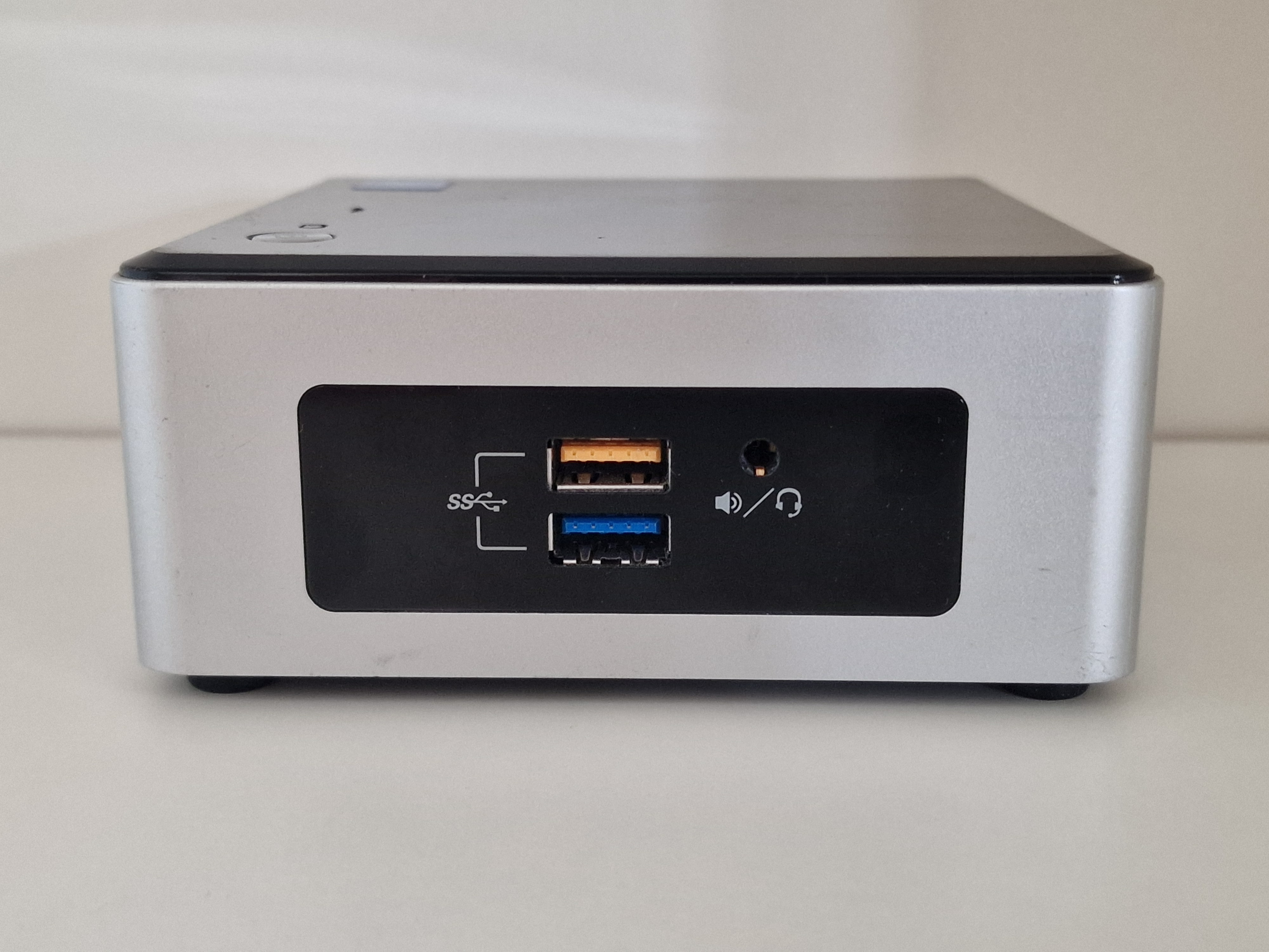 Intel NUC NUC5CPYB (Celeron 8GB 128GB SSD) Asztali számítógép - használt - Image 2