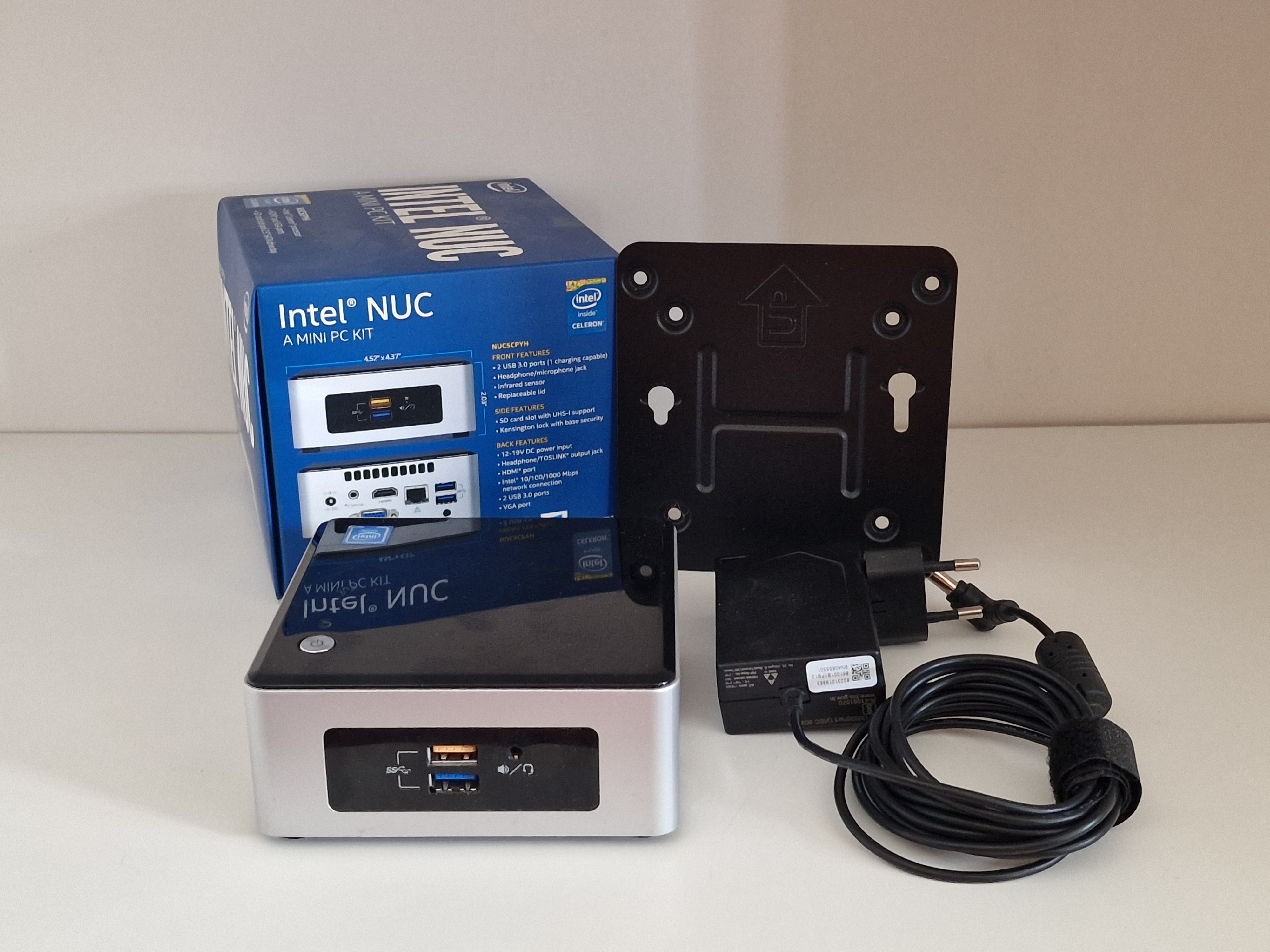 Intel NUC NUC5CPYB (Celeron 8GB 128GB SSD) Asztali számítógép - használt - Image 7