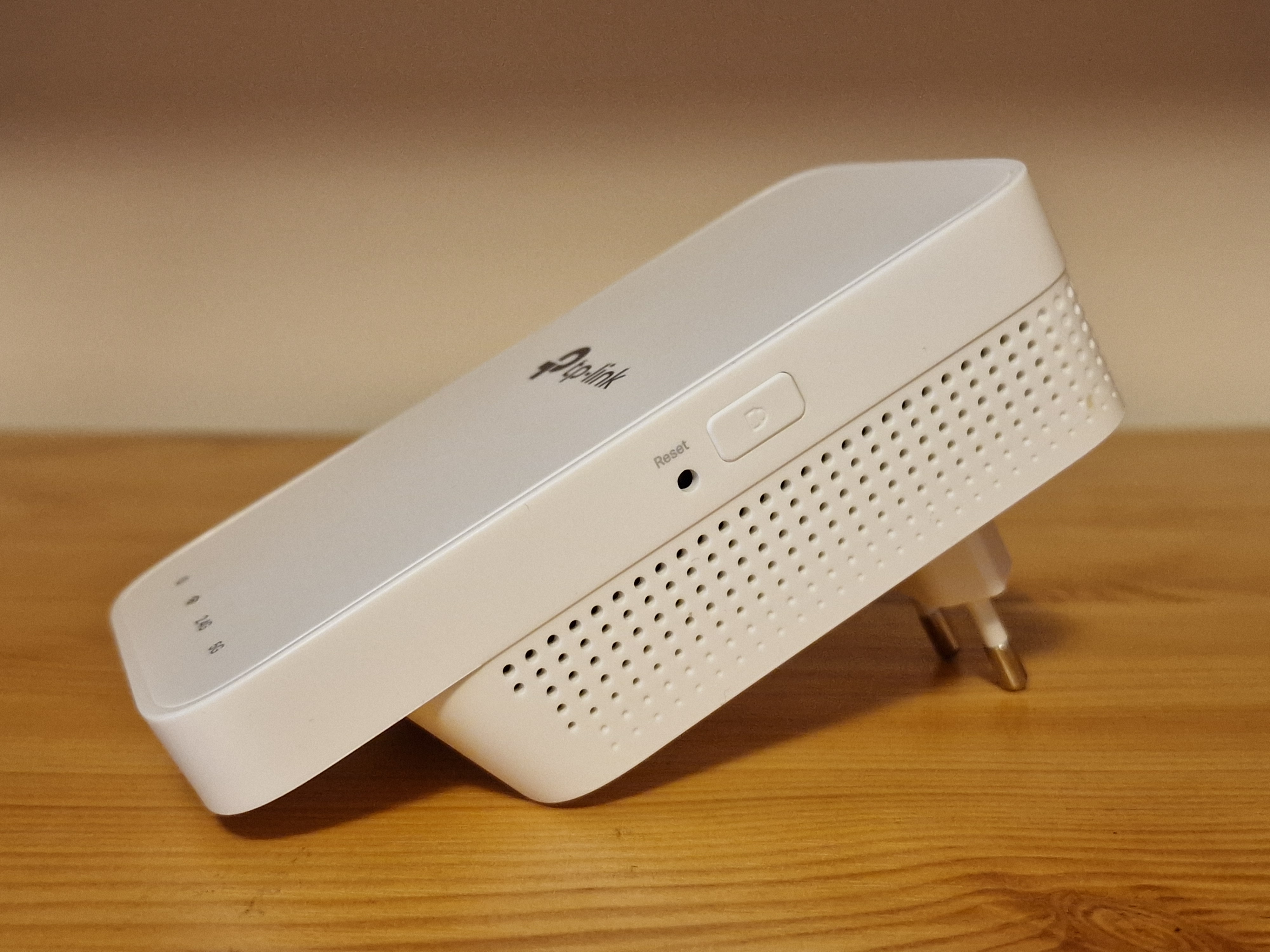 TP-Link RE300 AC1200 Mesh WiFi Extender - használt - Image 4